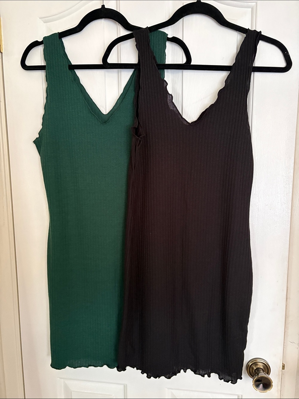 SHEIN Green and Black Ribbed V-Neck Tank Dresses with Scalloped Edges